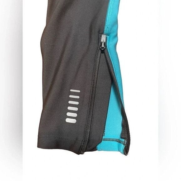 Under Armour Leggings Bundle Size Xs. Both in Good Preowned Condition. - Picture 6 of 9